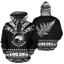 Load image into Gallery viewer, Maori Aotearoa Silver Fern Zip Up Hoodie White -  Medal Version